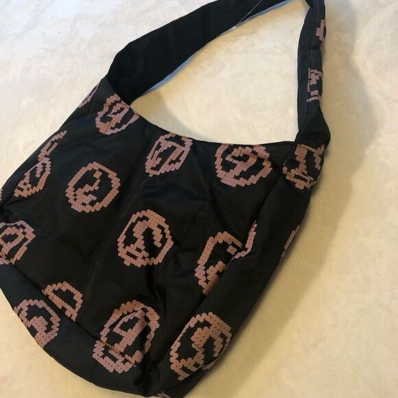 New with tag ASOS DESIGN reversible shoulder bag with pink print, 14”x10” - Picture 6 of 7